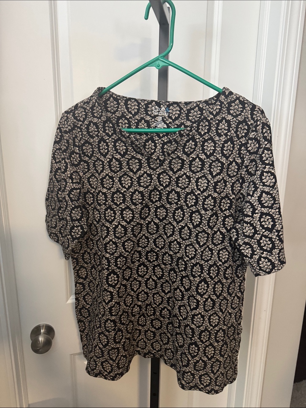 croft & barrow Black and Cream Short Sleeve Patterned Tee